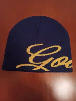 Gorro de lana azul y amarillo