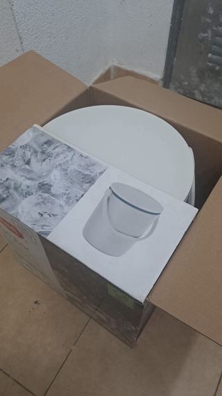 Nevera portátil con mesa auxiliar