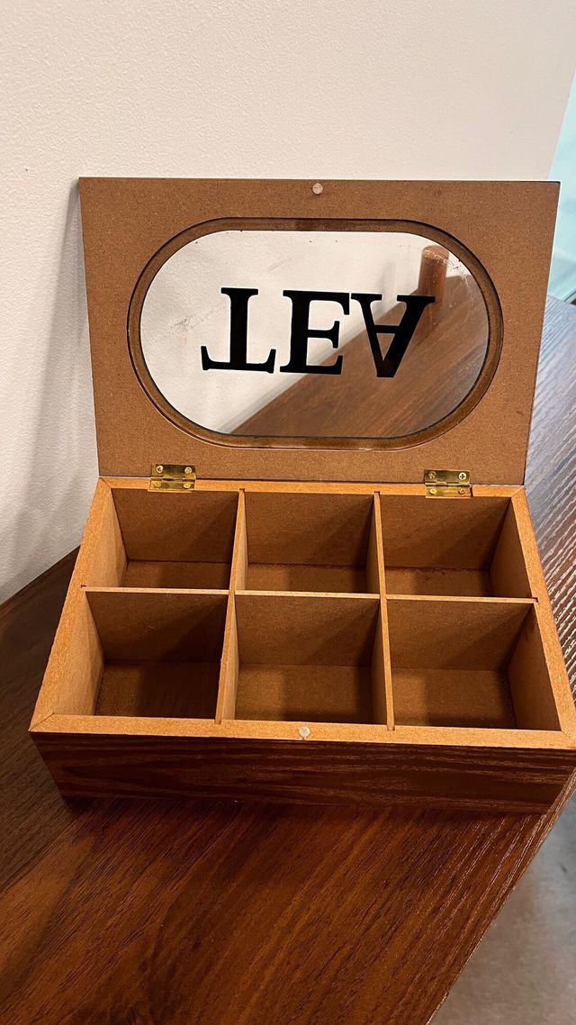 Caja de té de madera con tapa de cristal