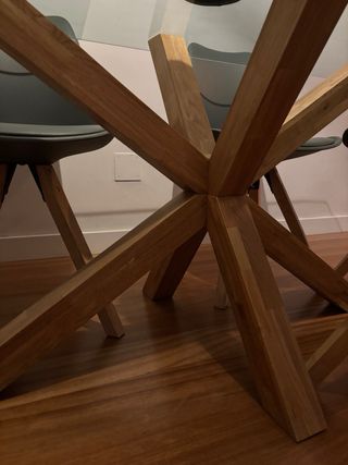 Conjunto mesa comedor cristal y Roble y 6 sillas