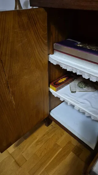 Aparador de salón de madera