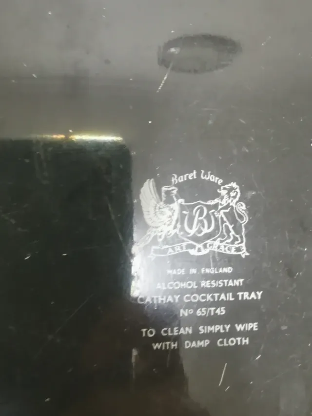 Bandeja decorativa oriental metal dorada