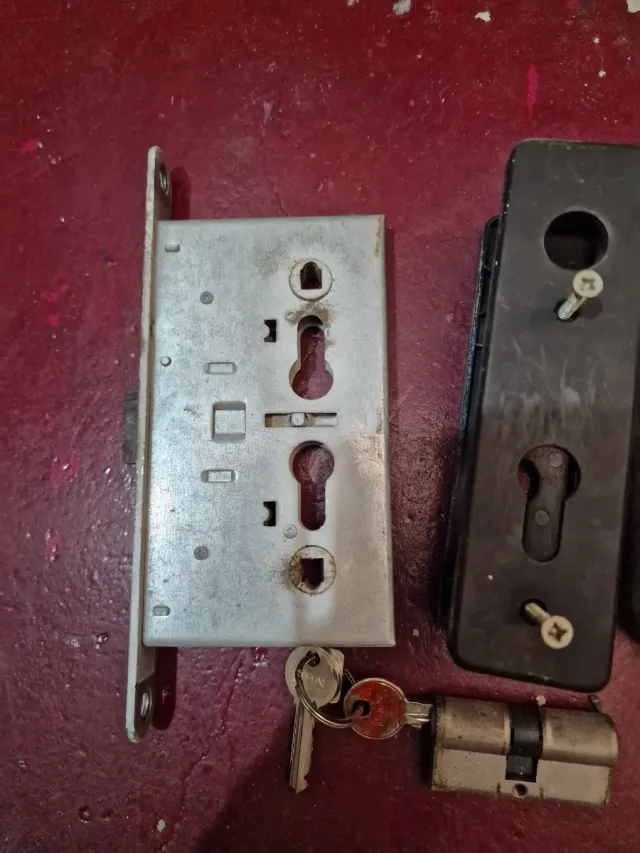 Cerradura Puerta Trasera / Cortafuegos