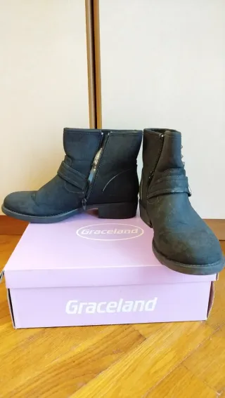 Stivaletti borchie nere e argento n. 40