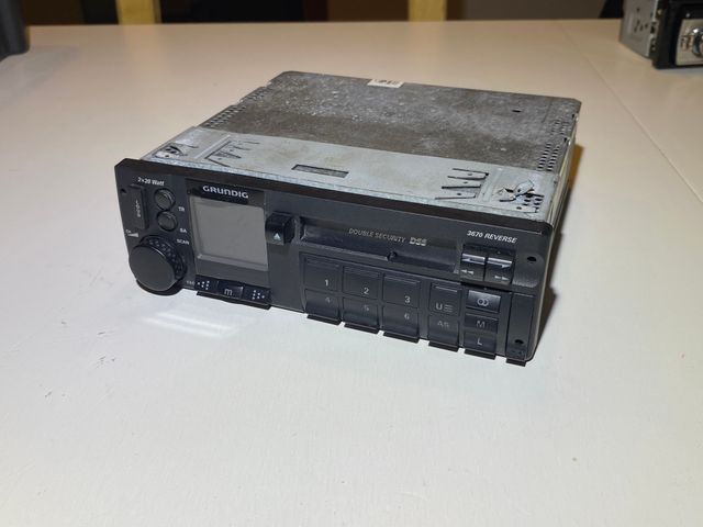 RADIOCASETTE GRUNDIG ANTIGUO MERCEDES VINTAGE