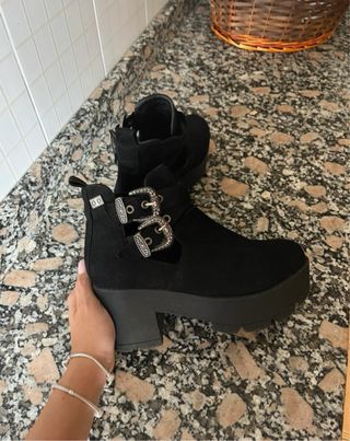Botines negros serraje hebillas talla 38
