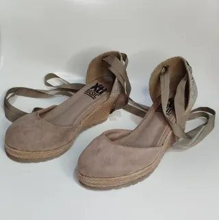 Alpargatas cuña Xti Basic mujer beige