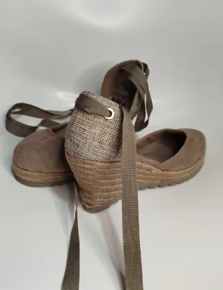 Alpargatas cuña Xti Basic mujer beige