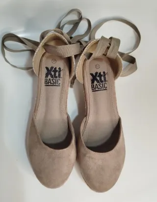 Alpargatas cuña Xti Basic mujer beige