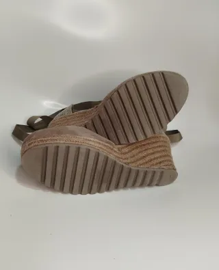 Alpargatas cuña Xti Basic mujer beige