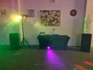 Alquiler equipo música e iluminación fiestas