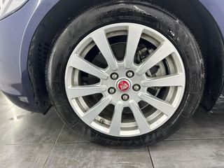 Jaguar XE 2.0 AJ200D Diesel RWD 180cv Portfolio Nacional - 84.000Km