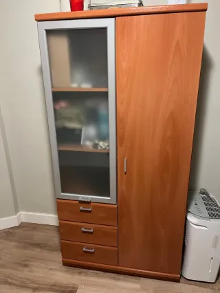 Mueble aparador madera y cristal