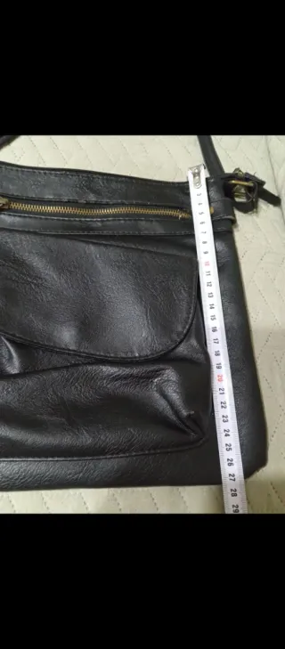 Bolso mujer negro cruzado u hombro. Atmosphere