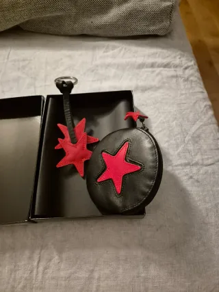 Porta monedas y llavero a juego