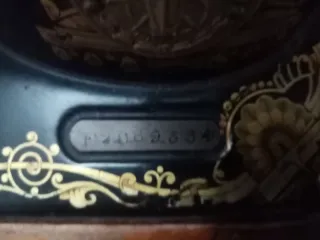 Máquina de coser Singer antigua