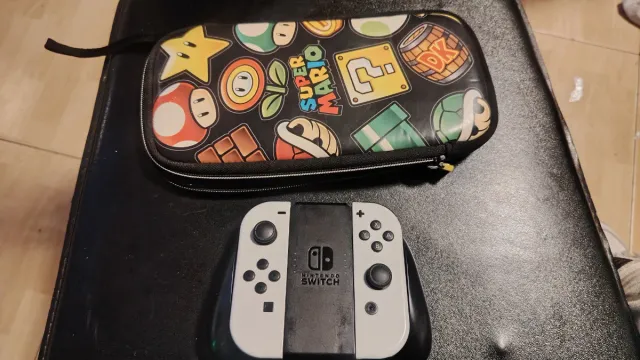 Nintendo Switch OLED Blanca y Negra