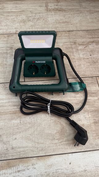 Lámpara LED Trabajo con Enchufes Parkside