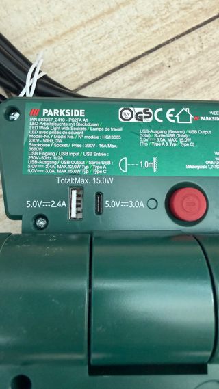 Lámpara LED Trabajo con Enchufes Parkside