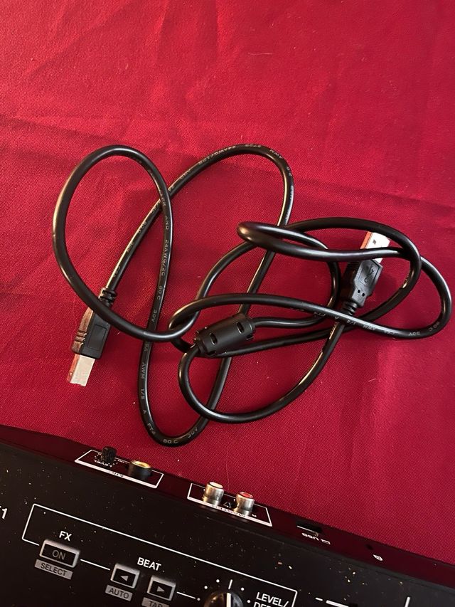 Controladora DJ Pioneer DDJ-RB bolsas y cables