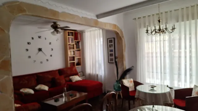 PARTICULAR VENDE CASA UNIFAMILIAR ZONA FERIA