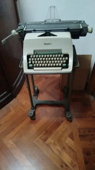 Máquina de escribir Olympia