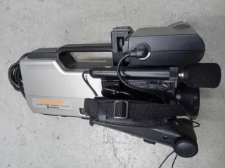 Videocamera Hitachi VK-C870