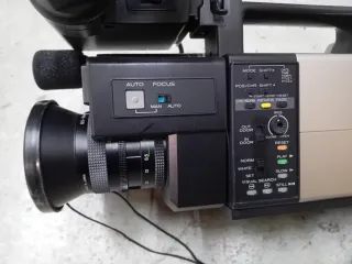 Videocamera Hitachi VK-C870
