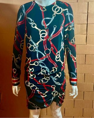 Vestido Privée con estampado de cadenas