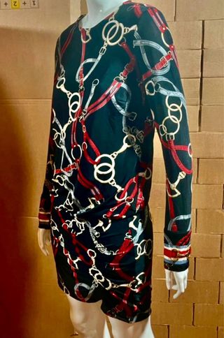 Vestido Privée con estampado de cadenas