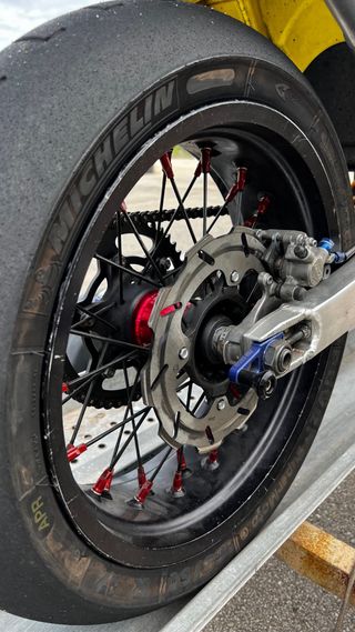 Suzuki RMZ 450 Supermotard de circuito