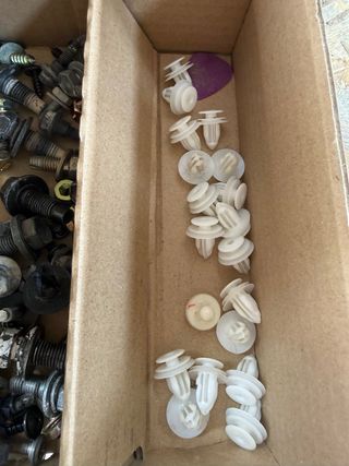 Grapas originales TOYOTA J9 land cruiser 90 95