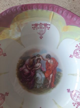 Antigua fuente porcelana nacarada