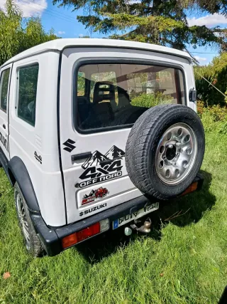 Suzuki Samurai 2000