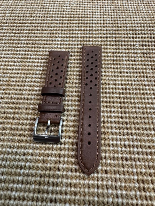 Correa de cuero perforado 20mm nueva a estrenar.