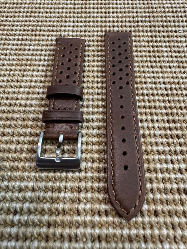 Correa de cuero perforado 20mm nueva a estrenar.