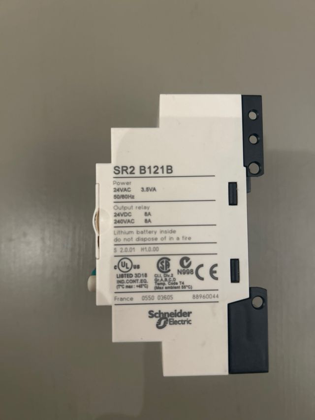 Relé programable Zelio Logic SR2 B121B