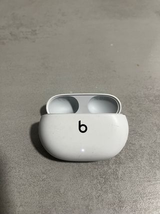 Estuche Beats Studio Buds Blanco