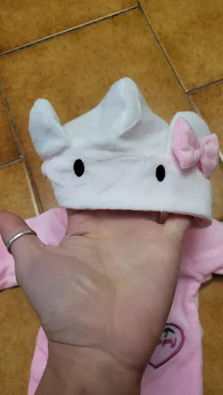 Tutina rosa per bambola con cappuccio