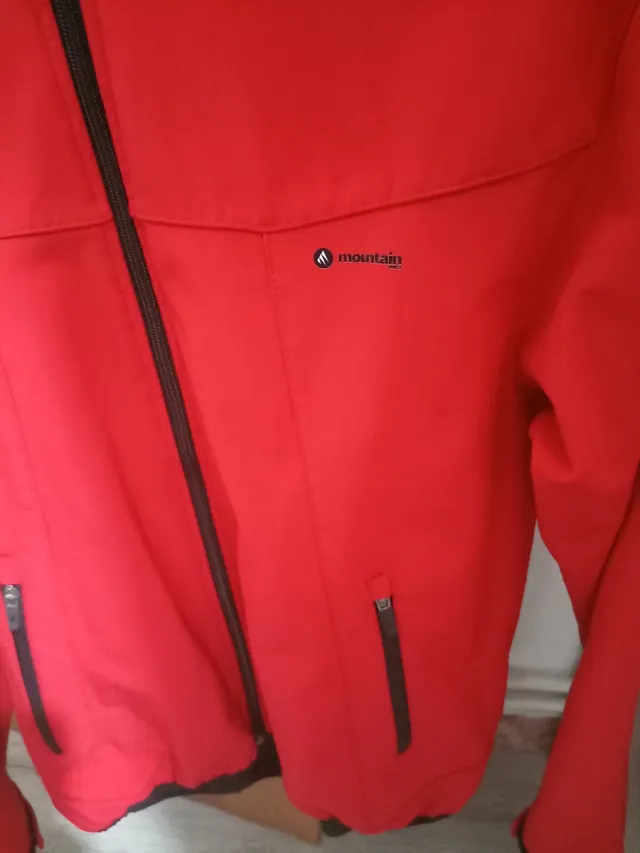 Cazadora Mountain Roja