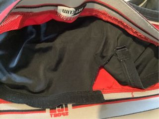 Sujetador deportivo ICH SPORT rojo y negro