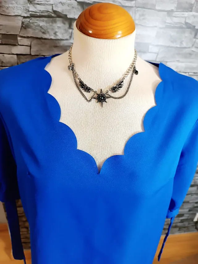 Blusa azul escote pico M