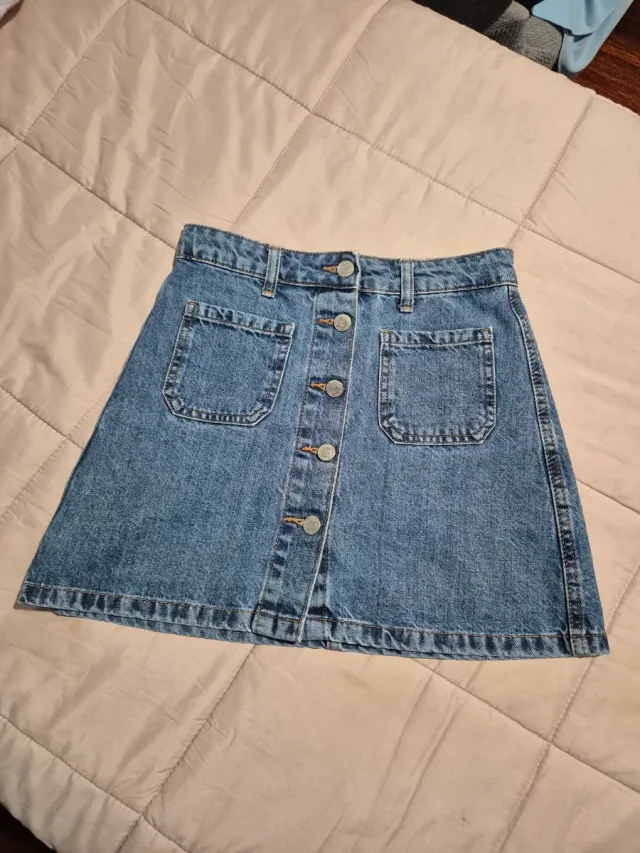 Falda vaquera Bershka botones