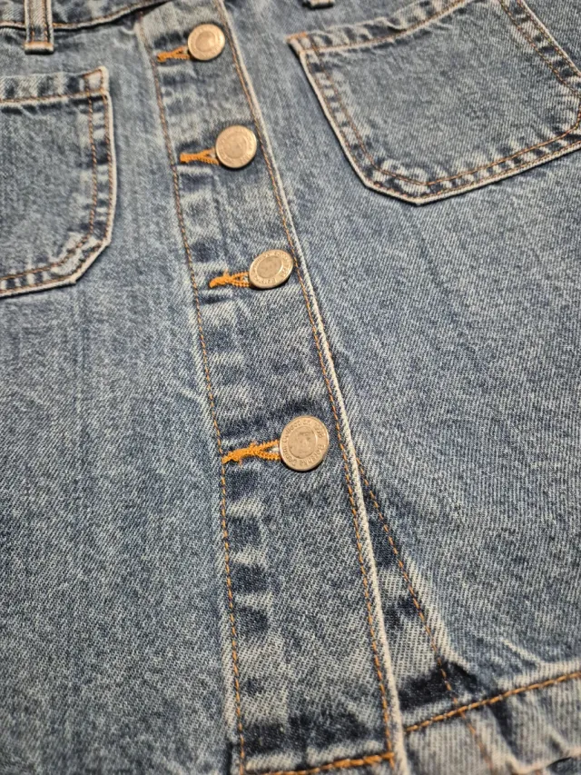 Falda vaquera Bershka botones