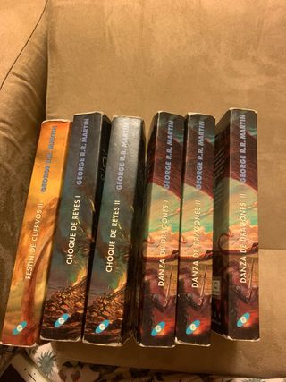 6 libros  de Juego tronos  coleccionables