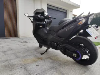 Yamaha TMAX Iron Max Revisión Reciente