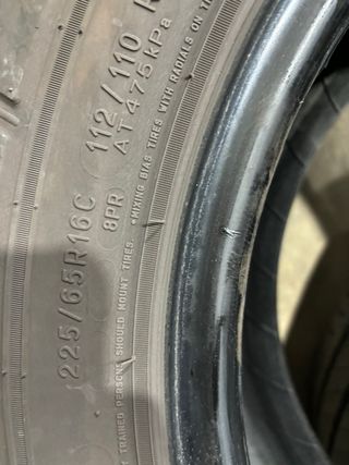 Michelin 225/65R16C Neumático
