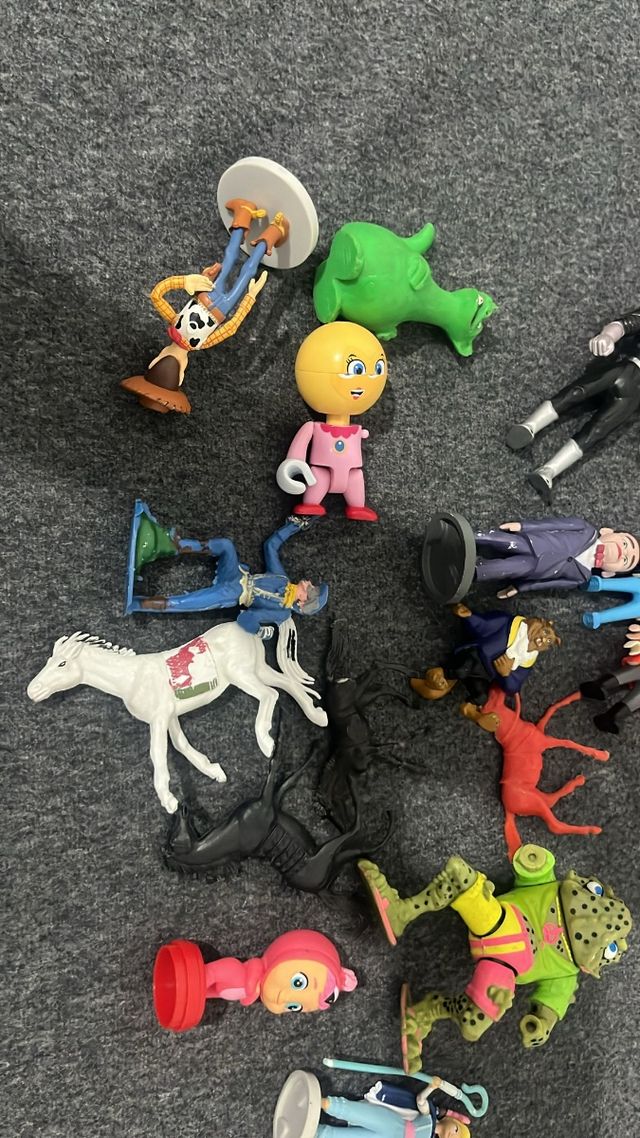 Lote di figure varie