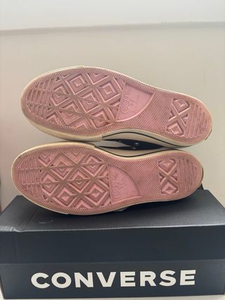 Converse plataforma negras con estrellas rosas