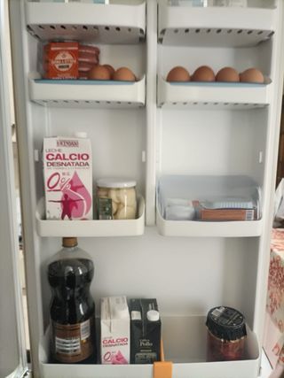 Frigorífico con diseño de copas de vino